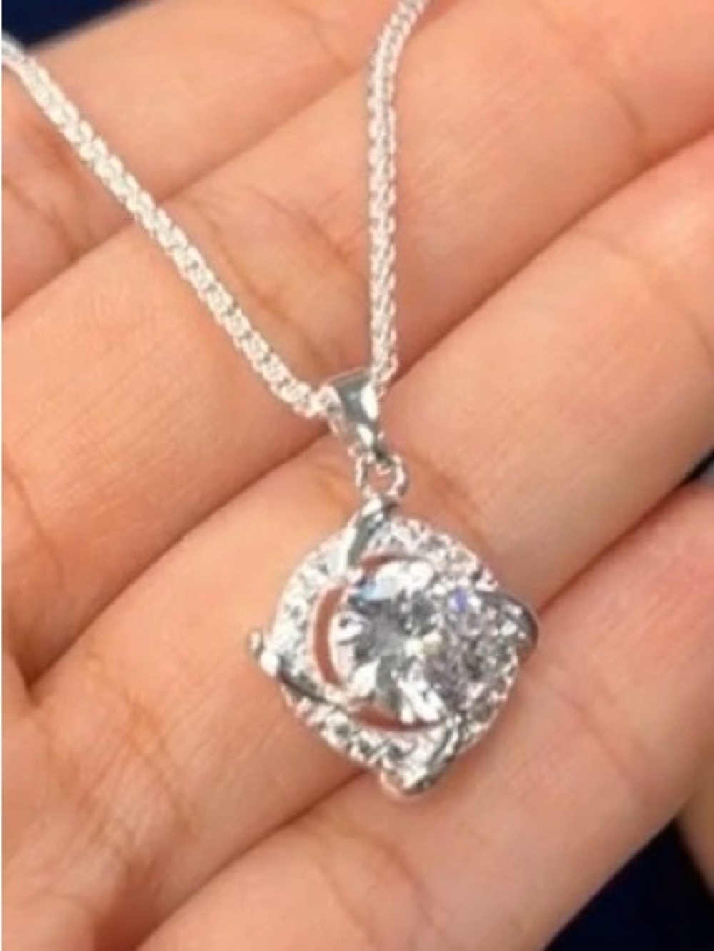 ✨ 925 Sterling Silver Sparkling Pendant Necklace – 18” ✨